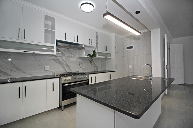 3 Bedroom Property for Sale in Fraaiuitsig Western Cape